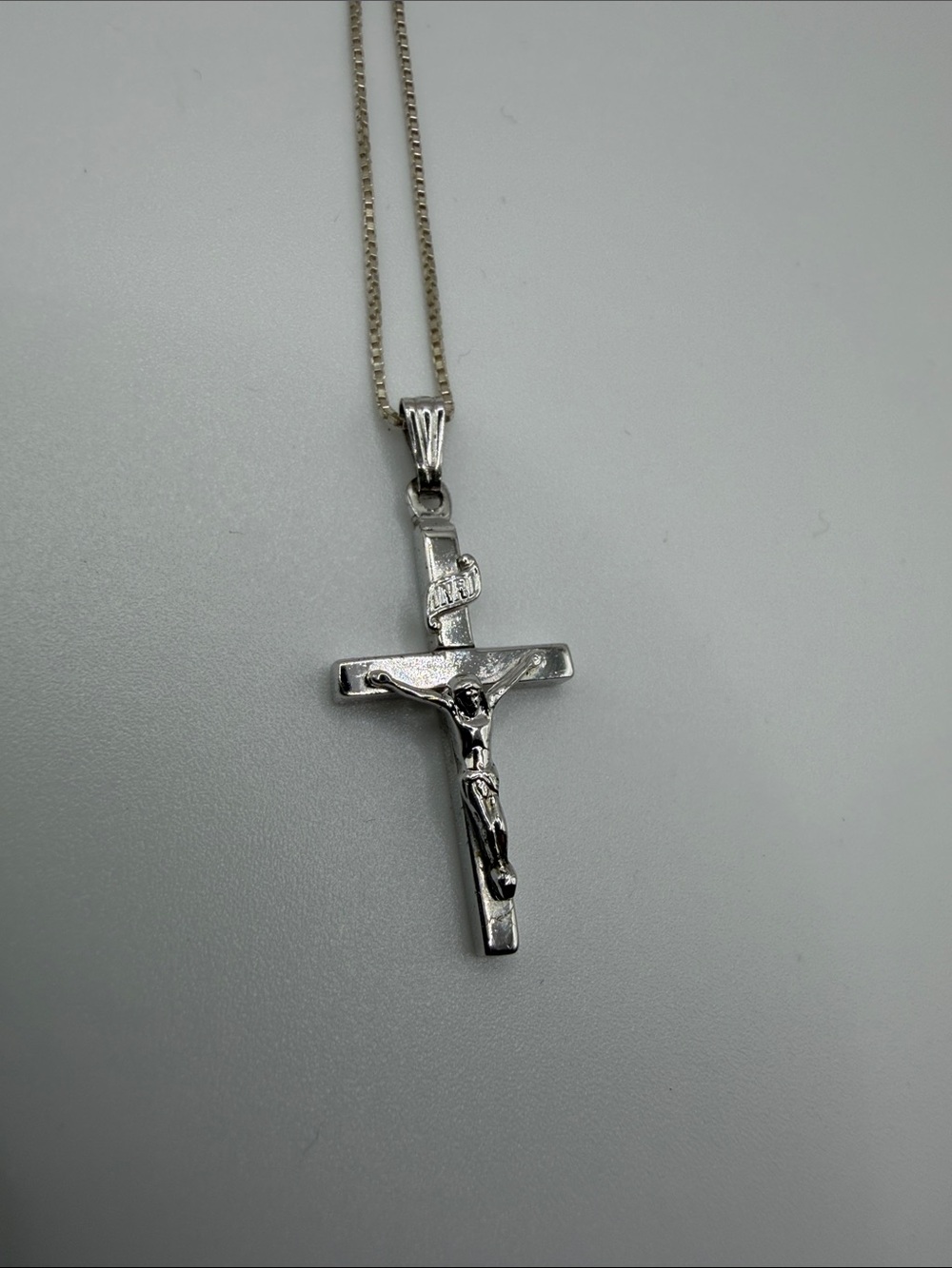 Sterling Silver 925 Crucifix Pendant on Fine  18 inch box chain